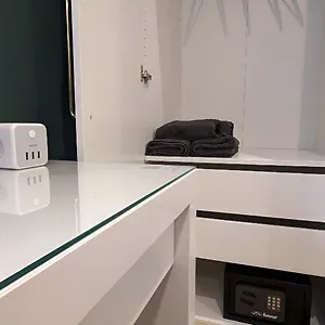 Privatunterkunft 3 - Zimmervermietung Naehe Flughafen Ber - Gratis Wlan, Parken & Netflix, Berlin