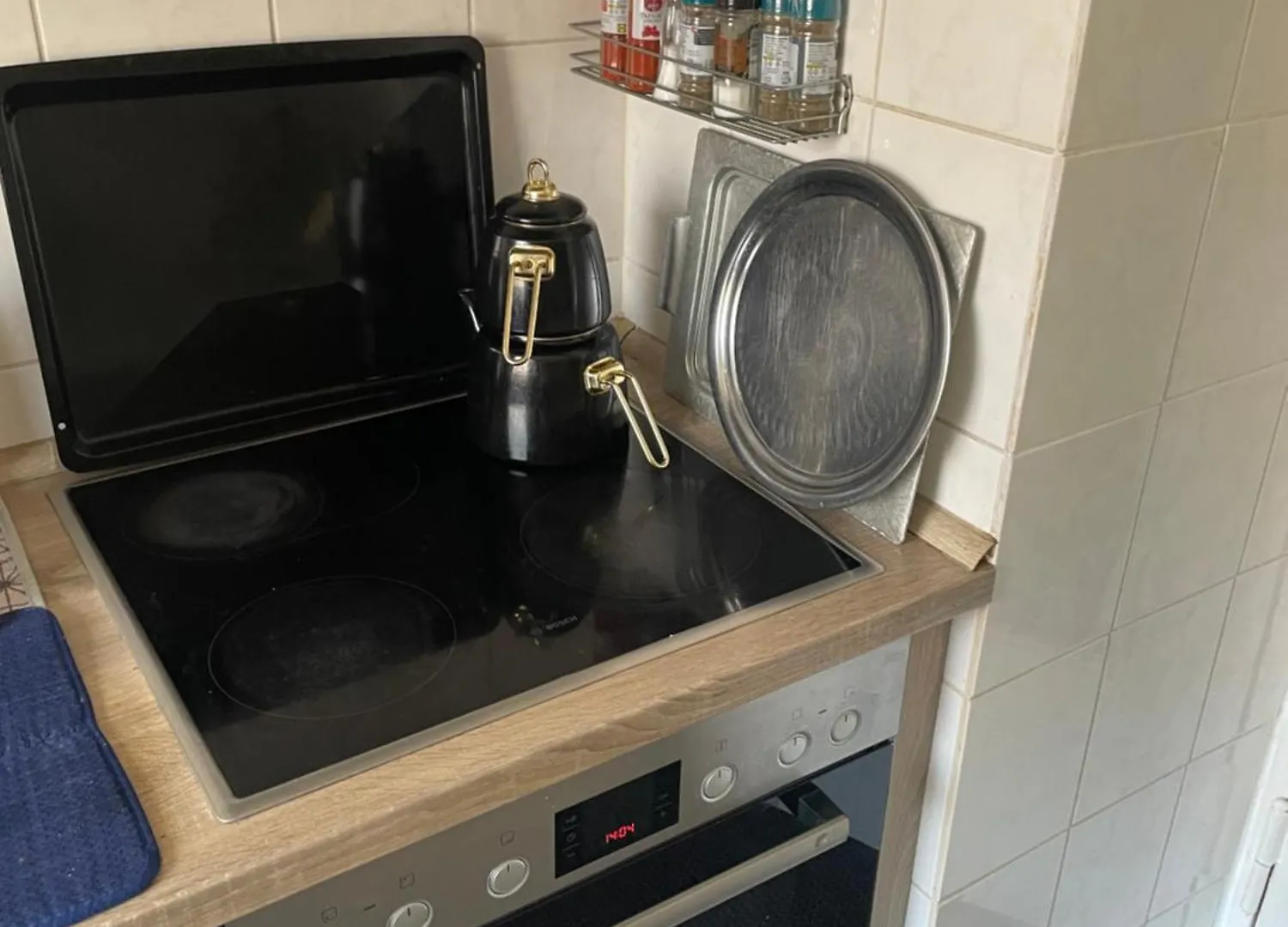 Guenes East Side Elegance Apartment Berlin Homestay